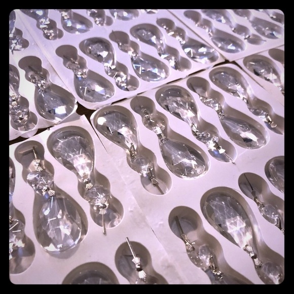 Other - Listing Updated! Gorgeous Teardrop Crystal Pendant